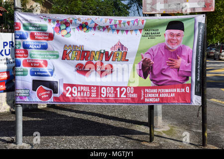 Les Malaisiens se préparent à une élection générale, le 9 mai, avec plus de 2 000 candidats, y compris un 92-ans, ancien premier ministre, courir pour les 222 sièges parlementaires. Actuel premier ministre Najib Razak devrait rester au pouvoir malgré la hausse du coût de la vie et de scandales politiques. Banque D'Images