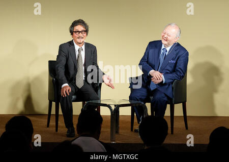 (L à R) joueur de go professionnel Cho Chikun et rucher Hifumi Société Anonyme professionnelle Kato (Échecs Japonais (Shôgi) dvd, parler pendant la Niconico Chokaigi festival à Makuhari Messe Convention Center le 29 avril 2018, Chiba, Japon. Niconico Chokaigi est organisé par le plus grand site de vidéos Niconico social qui a plus de 70 millions d'utilisateurs enregistrés, y compris les 2,2 millions de membres payants. Demande d'organisateurs d'attirer 150 000 visiteurs durant les deux jours de festival. Credit : Rodrigo Reyes Marin/AFLO/Alamy Live News Banque D'Images