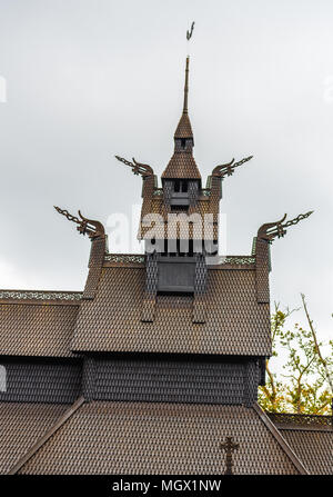 Église en bois norvégien près de Bergen (Stabkirche Fantoft) Banque D'Images