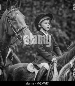 Enfant sur poney à Hunt Meet Banque D'Images