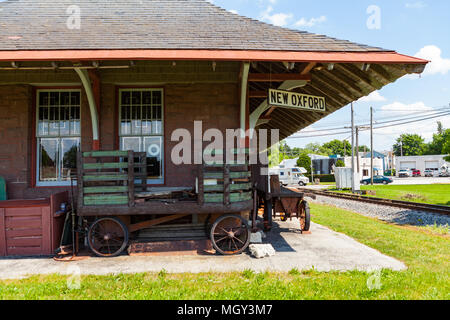 New Oxford, PA, USA - 2 juin 2012 : la nouvelle gare d'Oxford, qui sert maintenant de musée ferroviaire, est situé sur la route de Lincoln. Banque D'Images