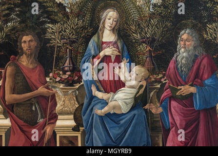 Sandro Botticelli (1445-1510), la Vierge et l'enfant ont intronisé (en détail, avec les saints Jean le Baptiste et Jean l'Evangéliste) aka Madonna Bardi ou Bard Banque D'Images