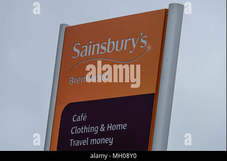 Sainsbury et Asda, Sainsbury's fusion signalisation Brentwood Banque D'Images