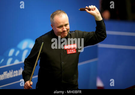 John Higgins célèbre après avoir battu Jack Lisowski 13-1 pendant neuf jours du championnat du monde 2018 Betfred le creuset, Sheffield. Banque D'Images