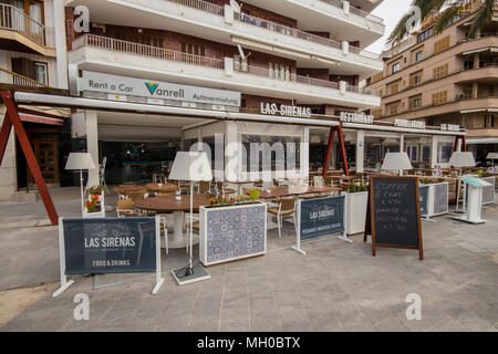 Las Sirenas restaurant près de la marina à Port Alcudia, Mallorca, Iles Baléares, Espagne, Europe Banque D'Images