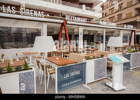 Las Sirenas restaurant près de la marina à Port Alcudia, Mallorca, Iles Baléares, Espagne, Europe Banque D'Images