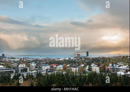 Vue depuis Perlan sur la ville de Reykjavik, Islande Banque D'Images