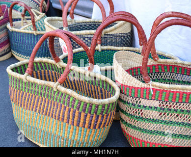 Profitez du week-end un marché de producteurs dans la Petite Italie, San Diego ville balnéaire avec des fournisseurs, de l'alimentation, de divertissement et de nombreuses possibilités d'achat Banque D'Images