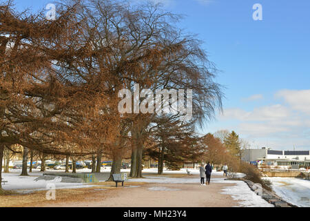 Dans la région de Park sur le quai au printemps Banque D'Images