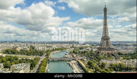 Beau Panorama de toits de Paris Banque D'Images