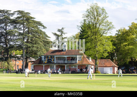 Les écoles de cricket (Christ's College NZ Wellington vs 1XI) au Wellington College, Crowthorne, Berkshire, Royaume-Uni. Banque D'Images