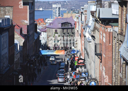 Rue St Jean dans le Vieux Québec, du haut de la Porte de St John Banque D'Images
