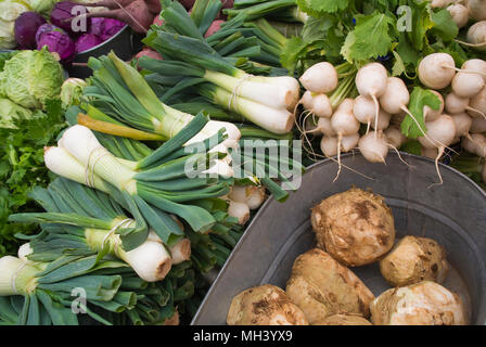 Exposition de légumes au marché agricole Banque D'Images