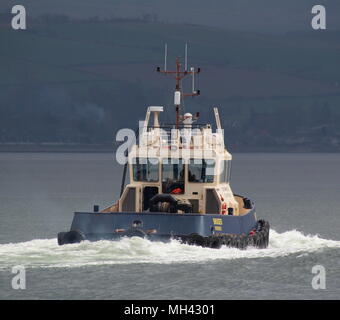 Bruiser, l'un des CMS Clyde Marine Services' flotte de remorqueurs, sur la tâche à l'arrivée d'étapes de l'exercice Joint Warrior 18-1 Banque D'Images