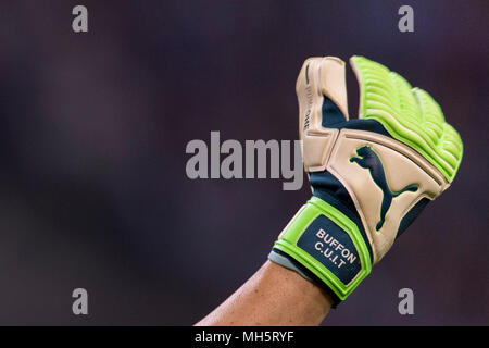 Gianluigi Buffon de la Juventus, au cours de l'Italien 'Serie' un match entre la Juventus Inter 2-3 à Giuseppe Meazza, le 28 avril 2018 à Milan, Italie. (Photo de Maurizio Borsari/AFLO) Banque D'Images