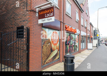 Stockton Heath, Cheshire, Royaume-Uni. 30 avril 2018. Sainsbury's Local dans Stockton Heath, Cheshire, Angleterre, Royaume-Uni le 30 avril 2018 après la fusion entre Sainsbury et Asda Crédit : John Hopkins/Alamy Live News Banque D'Images