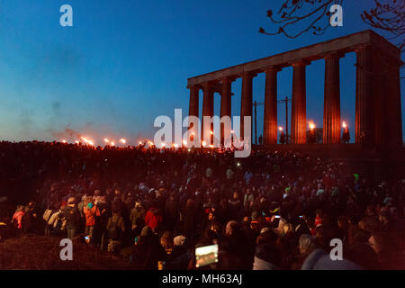 Edimbourg, Ecosse. UK. 30 avril 2018. Beltane 2018 afficher dans Calton Hill. Pako Mera/Alamy Live News Banque D'Images