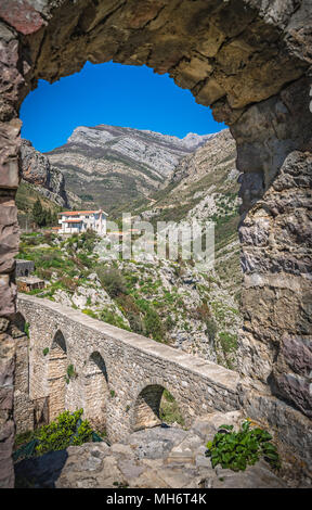 Vestiges d'aqueduc de la ville de Stari Bar près de Bar city, Monténégro Banque D'Images