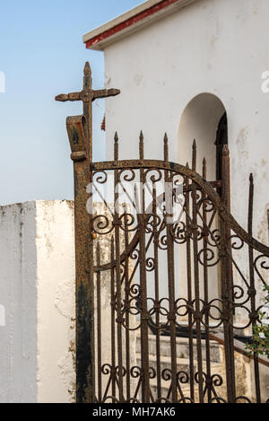 Porte en fer forgé d'une église orthodoxe, Creece Banque D'Images