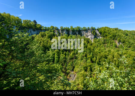 Randonnées dans le magnifique paysage de Bad Urach, Jura souabe, Bade-Wurtemberg, Allemagne, Europe Banque D'Images