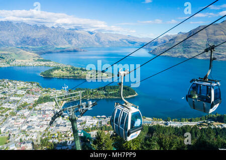 Queenstown ile sud Nouvelle zelande vue aérienne de la télécabine skyline centre-ville de Queenstown centre ville lac Wakatipu et les Remarkables Banque D'Images