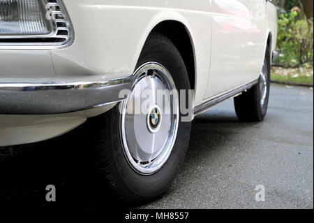 1972 BMW 2000 Neue Klasse classic berline allemande Banque D'Images