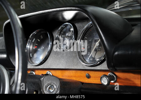 1972 BMW 2000 Neue Klasse classic berline allemande Banque D'Images