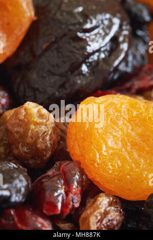 Mélange de fruits secs (pruneaux, raisins secs, les abricots et les canneberges) Banque D'Images