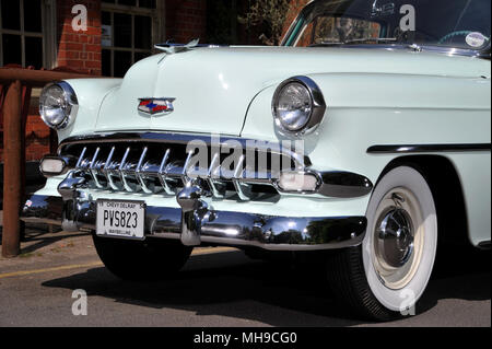 1954 Chevrolet Delray série 210 Taille moyenne berline américaine classique Banque D'Images