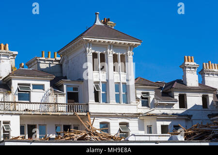 Démolition de l'hôtel Wessex à Bournemouth, Dorset, Royaume-Uni en avril Banque D'Images