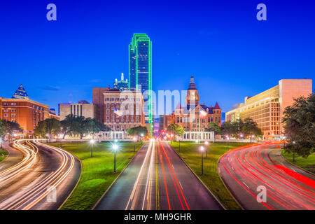 Dallas, Texas, USA skyline sur Dealey Plaza. Banque D'Images