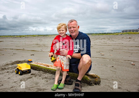 D'un famille vacances de détente sur la belle plage d'Ocean Shores, Washington, États-Unis Banque D'Images