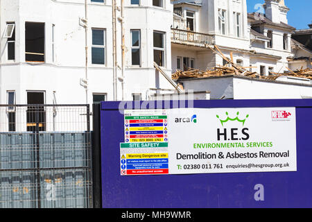 Démolition de l'hôtel Wessex à Bournemouth, Dorset Royaume-Uni en avril - arca H.E.S services environnementaux démolition et enlèvement de l'amiante Banque D'Images