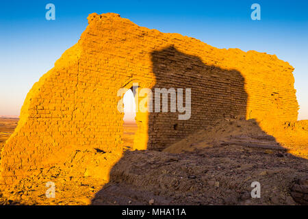Ruines du temple Nadora dans le désert d'Égypte Kharga Banque D'Images
