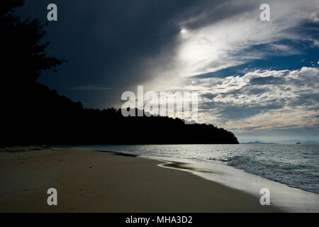 Île déserte à Gorontalo. Sulawesi. L'Indonésie Banque D'Images