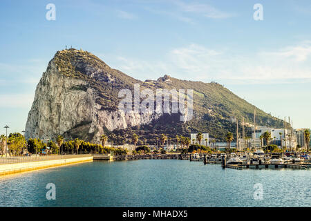 Le rocher de Gibraltar vu d'Espagne, territoire britannique d'outre-mer, France Banque D'Images