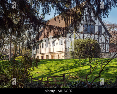 L'hôpital s'est dans les jardins du musée de New York au printemps Yorkshire Angleterre Banque D'Images