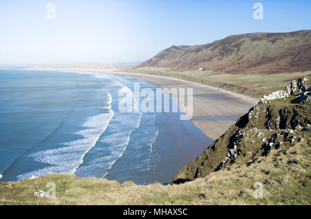 Rhossili Bay / La plage de Rhossili Bay Vue de la falaise sur la péninsule de Gower, Nouvelle-Galles du Sud Banque D'Images