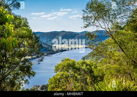 Vue de la rivière Hawkesbury à Wisemans Ferry, New South Wales, Australie Banque D'Images