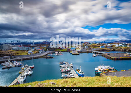 Vue sur le port, dans l'ouest de l'Islande Stykkisholmur Banque D'Images