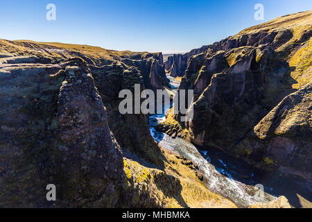 Fjadrargljufur et canyon River dans le sud-est de l'Islande Banque D'Images