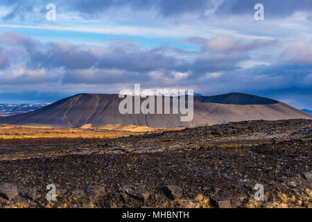 Cratère Hverfjall près du lac Myvatn en Islande Banque D'Images