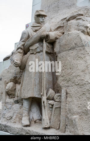 Vauquois Hill monument français, avec la sculpture, les soldats dans les tranchées, la Première Guerre mondiale, près de Verdun, Vauquois, Grand Est, France Banque D'Images