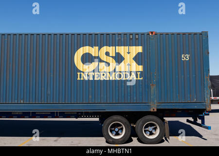 Lafayette - Circa Avril 2018 : CSX Intermodal Camion. La CSX Intermodal utilise deux modes de livraison, à savoir les transports ferroviaires et routiers III Banque D'Images