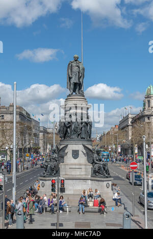 La Daniel O'Connell monument situé à l'O'Connell Bridge, Dublin, Irlande. Banque D'Images