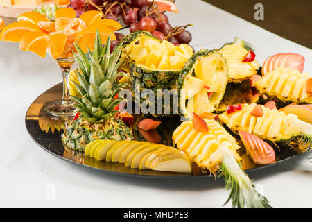 Assortiment de fromages, des fruits et des collations pour les vacances Banque D'Images