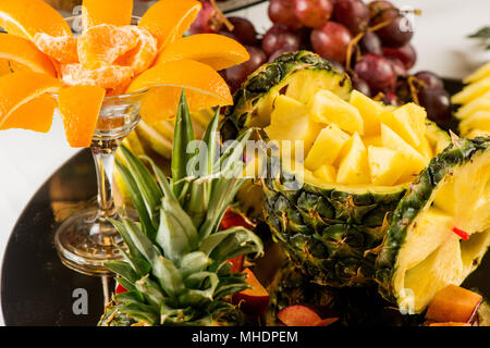 Assortiment de fromages, des fruits et des collations pour les vacances Banque D'Images