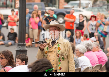 CODY - USA - 21 août 2012 - Western Gunfight dans les rues de Cody, Wyoming Banque D'Images