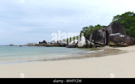 Paysage de pierre formation Tanjung Tinggi beach, Indonésie Belitung island Banque D'Images