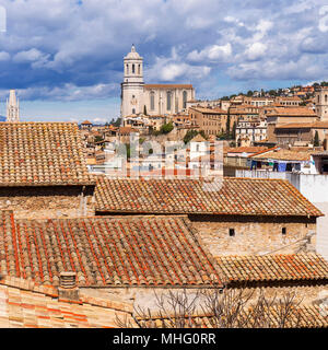 Vue aérienne de Gérone et de la cathédrale, Catalogne, Espagne Banque D'Images